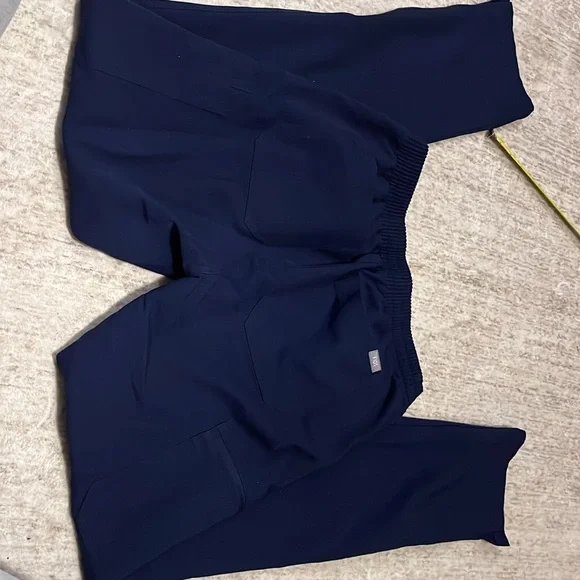 Figs Navy Straight leg slim scrub pants in S/T with high waist - Picture 3 of 3